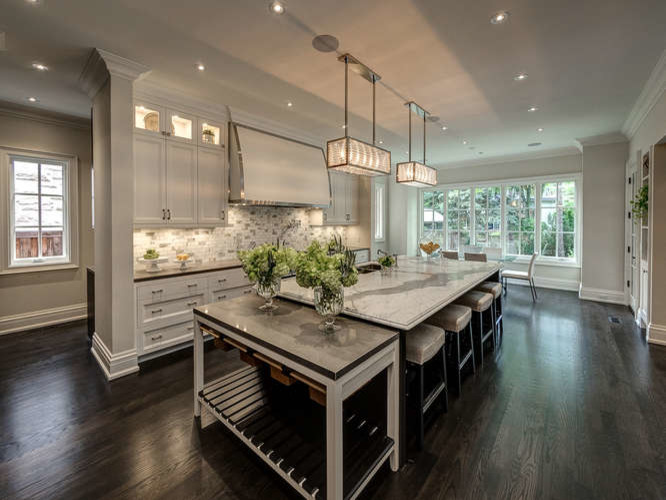 Transitional kitchen photo in Toronto
