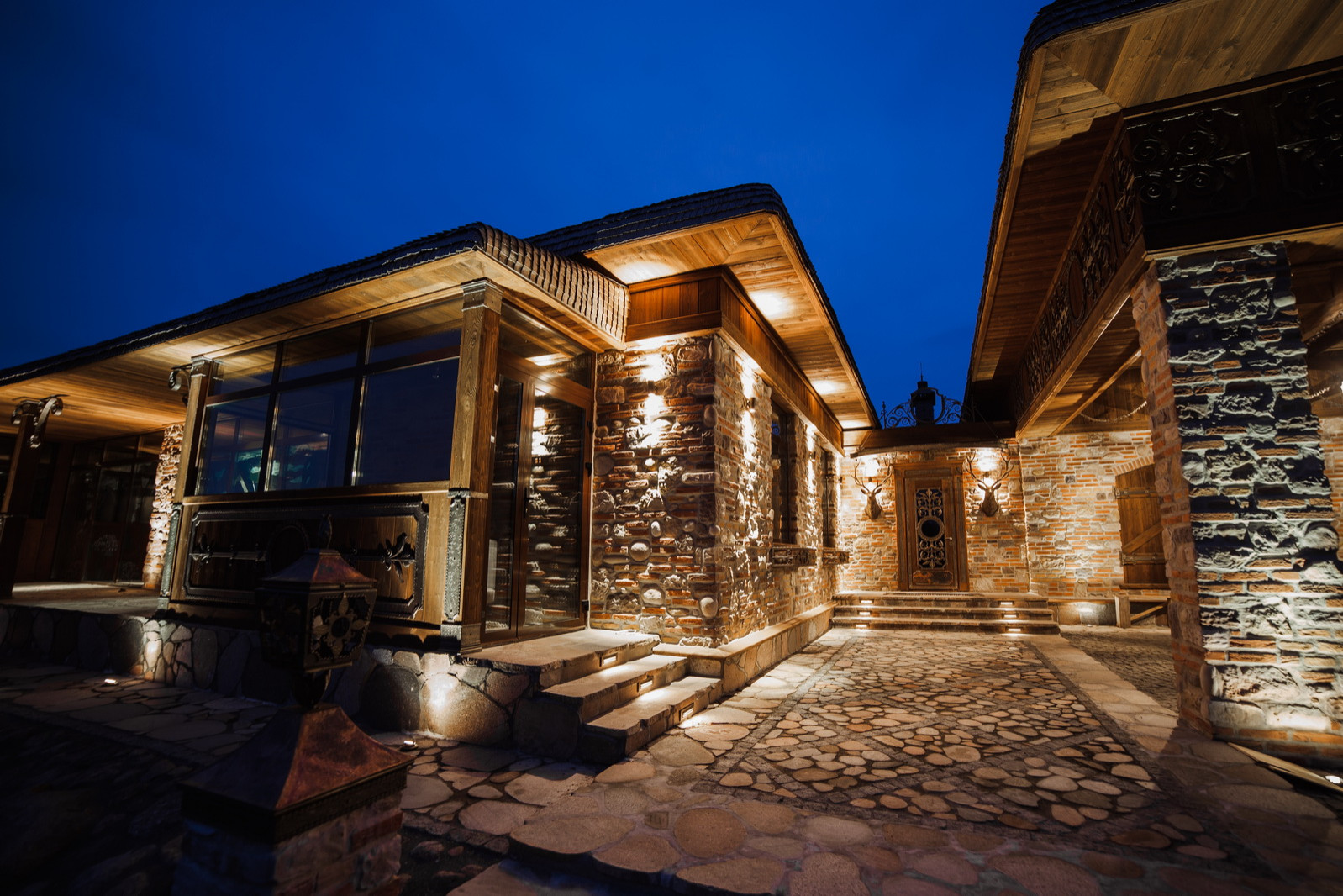 Архитектурная подсветка фасада