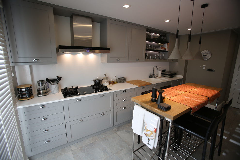 Kitchen - transitional kitchen idea
