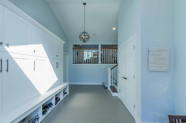 Accessible Split-Level Sanctuary contemporary-entre