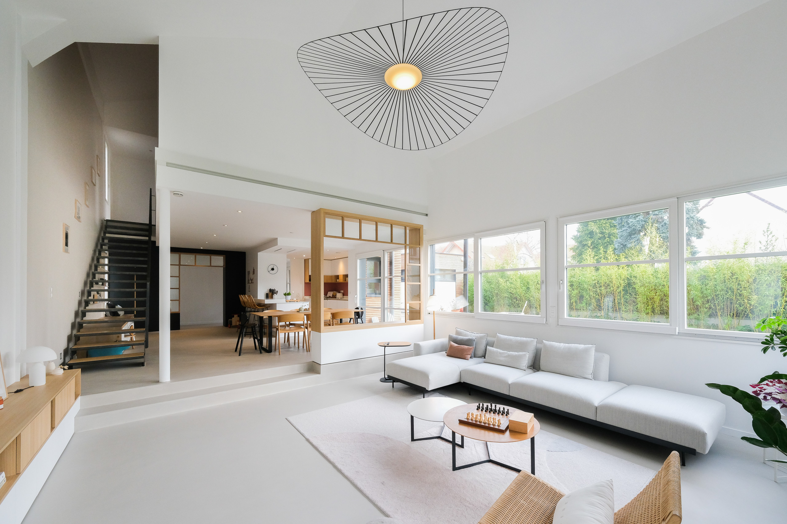 Avant/Après : Pièce de vie de 75 m2 transformée pour une famille