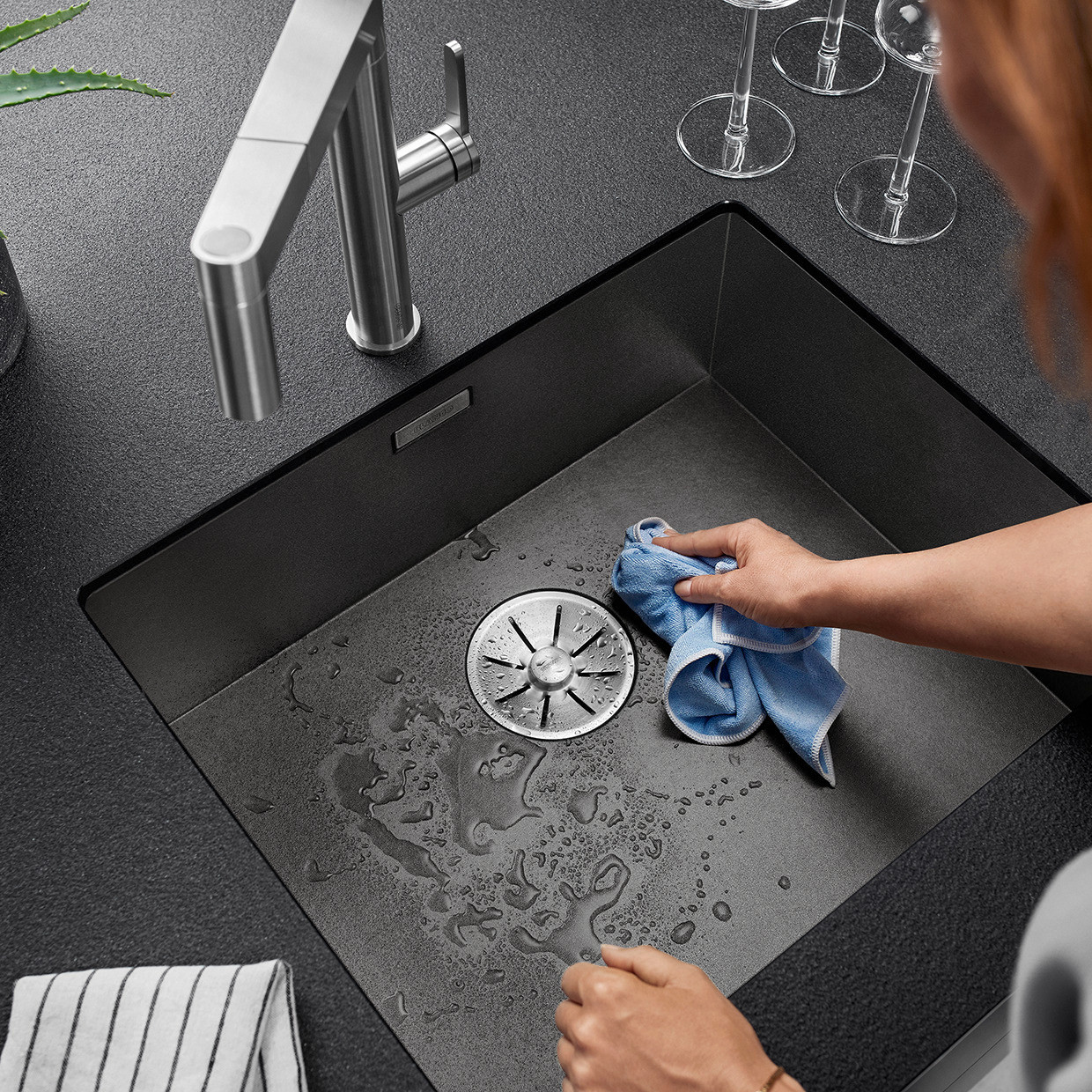 Чаши подстольного монтажа