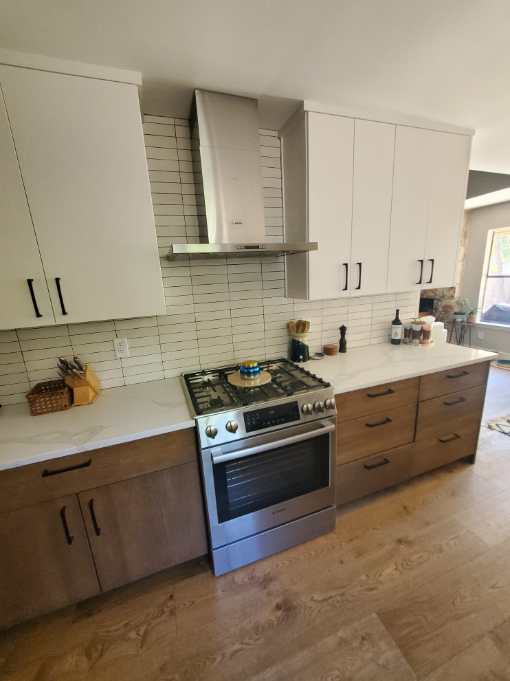 Home design - transitional home design idea in Austin