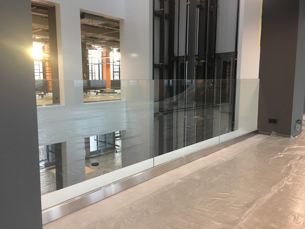 Безрамное ограждение