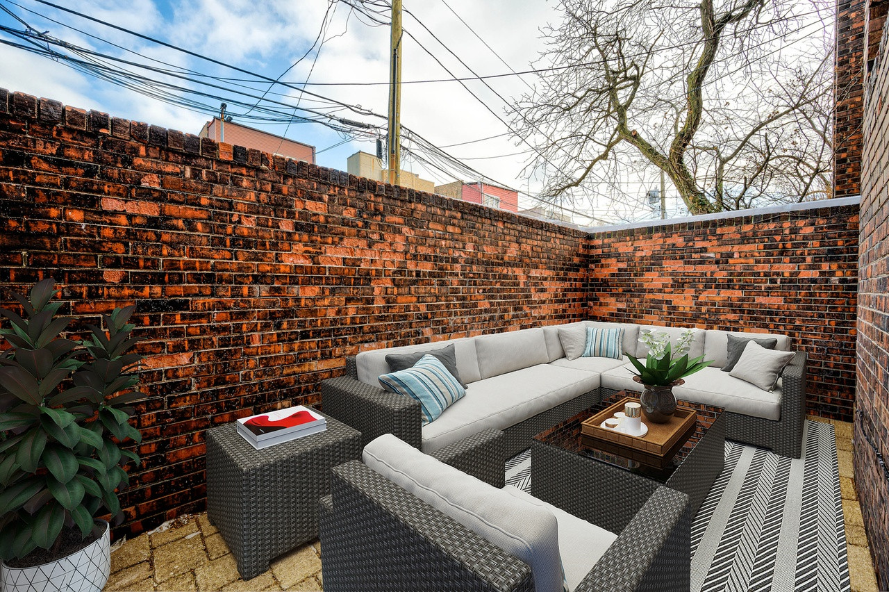 Lincoln Park 3 level - complete renovation to sell