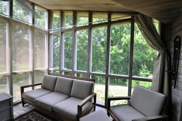 This is an example of a modern verandah in Nashville.