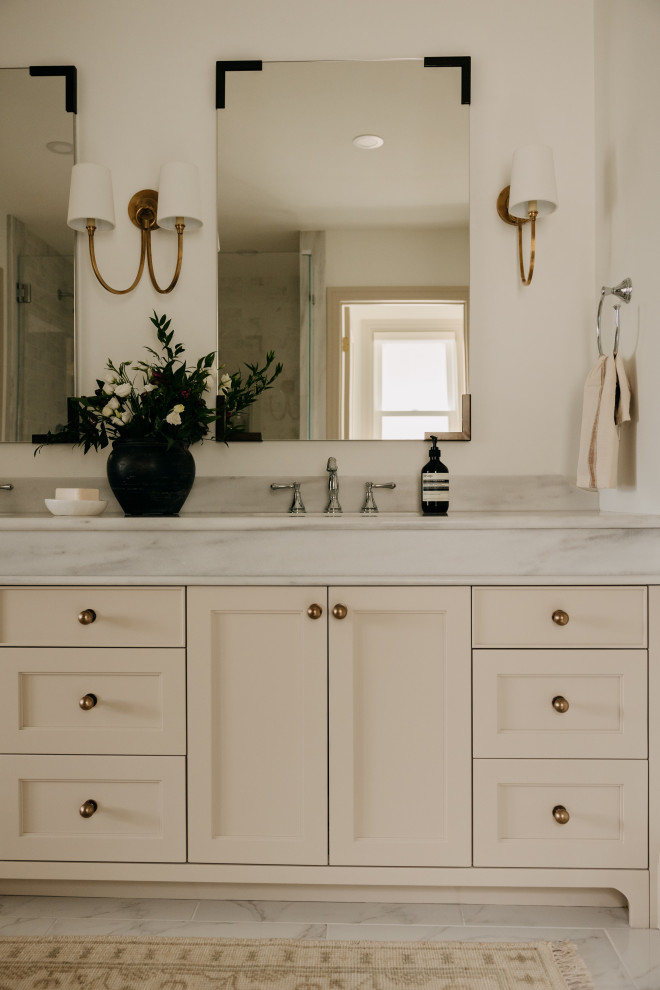 Downtown Cottage Primary Bathroom