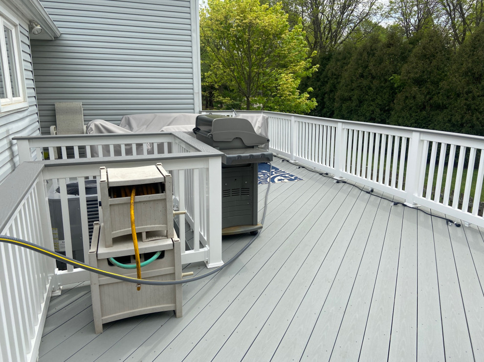 TimberTech Stone Ash Deck with White Vinyl Rails in Buffalo Grove, IL ...