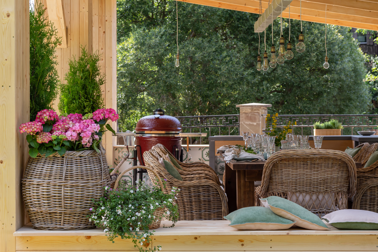 Беседка с летней кухней для Анастасии Вертинской и Степана Михалкова. "На дачу"