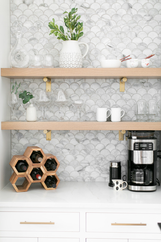 Inspiration for a transitional home design remodel in Chicago