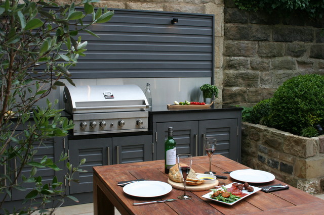 10 Stylish and Efficient Outdoor Kitchens