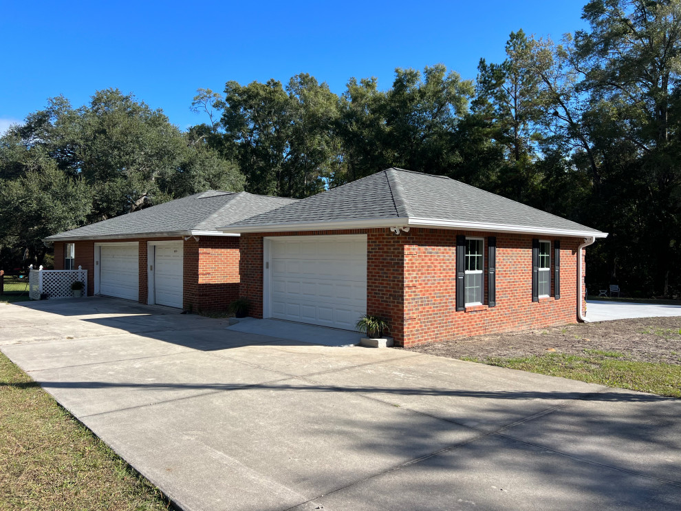 Detached Garage