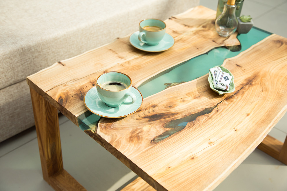 Журнальный столик с рекой