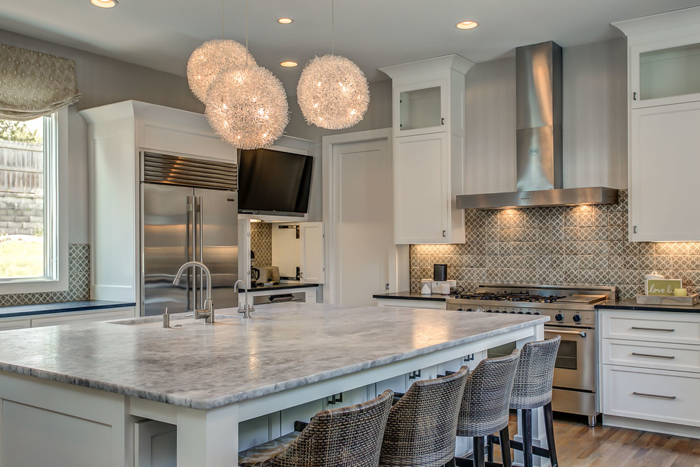 This is an example of a kitchen in Orange County.