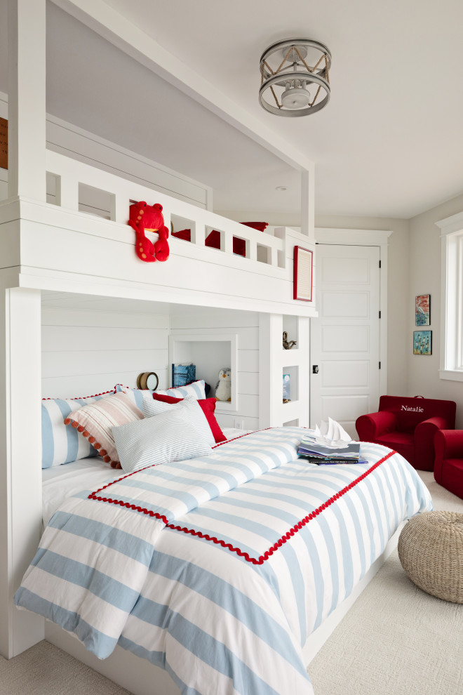 Foto de dormitorio infantil marinero con paredes grises, moqueta y suelo gris