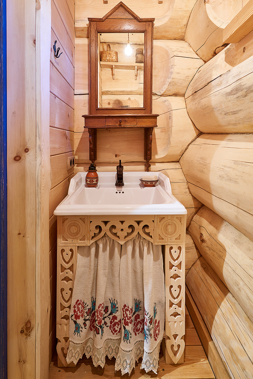 Интерьер деревянного дома в русском стиле