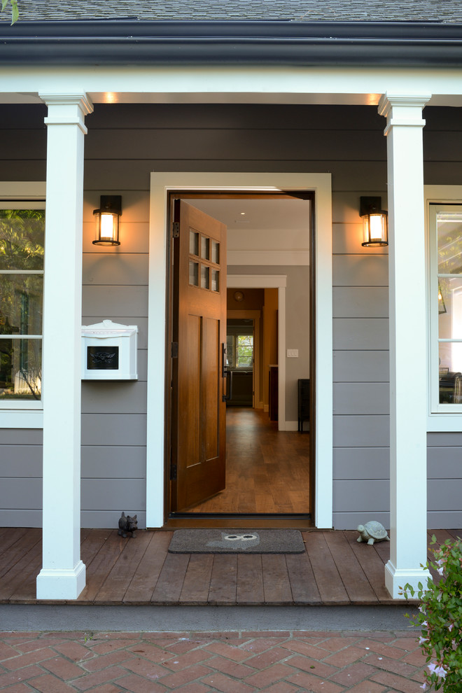 Photo of a traditional entryway in San Francisco with a single front door.