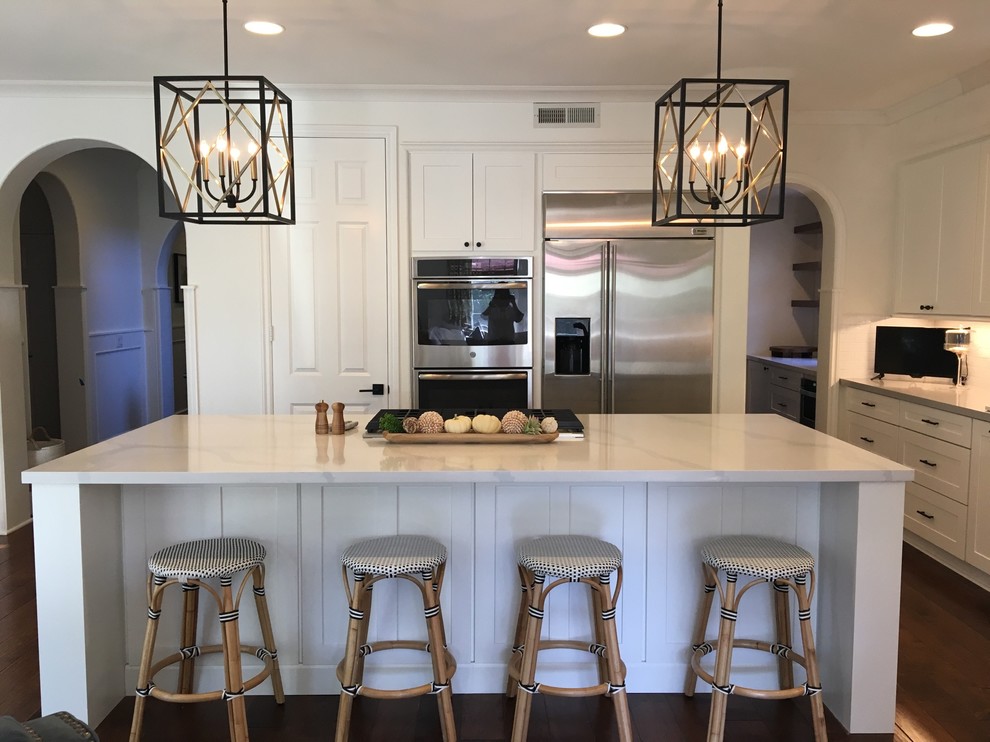 Kitchen - transitional kitchen idea in Orange County