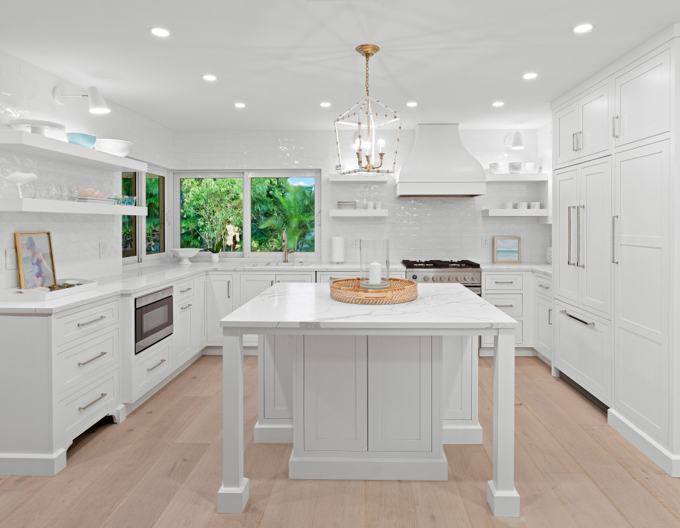 Transitional kitchen photo in Miami
