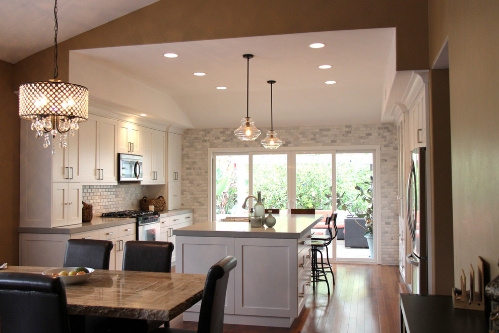 Kitchen - transitional kitchen idea in Orange County