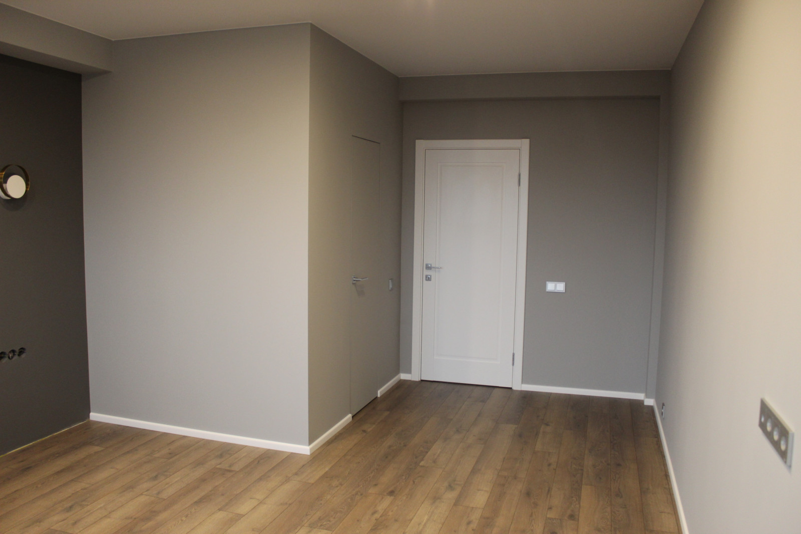 Четырехкомнатная в центре под ключ по дизайн-проекту