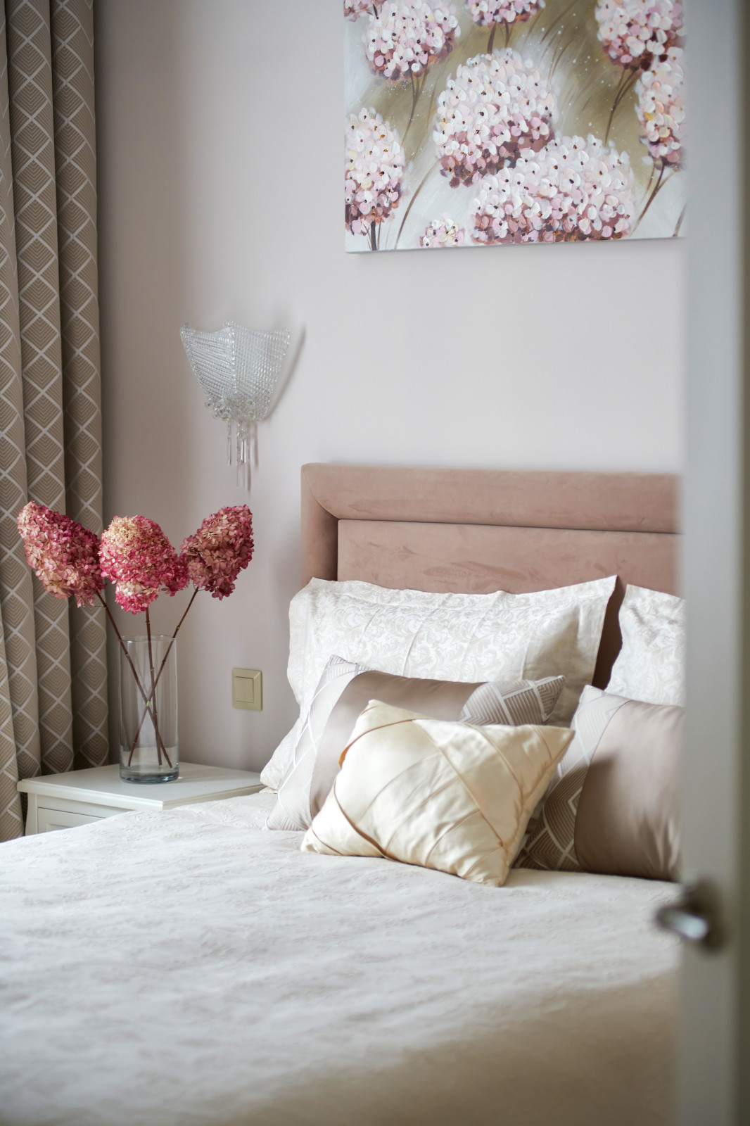 Квартира - "зефирка" для супружеской пары