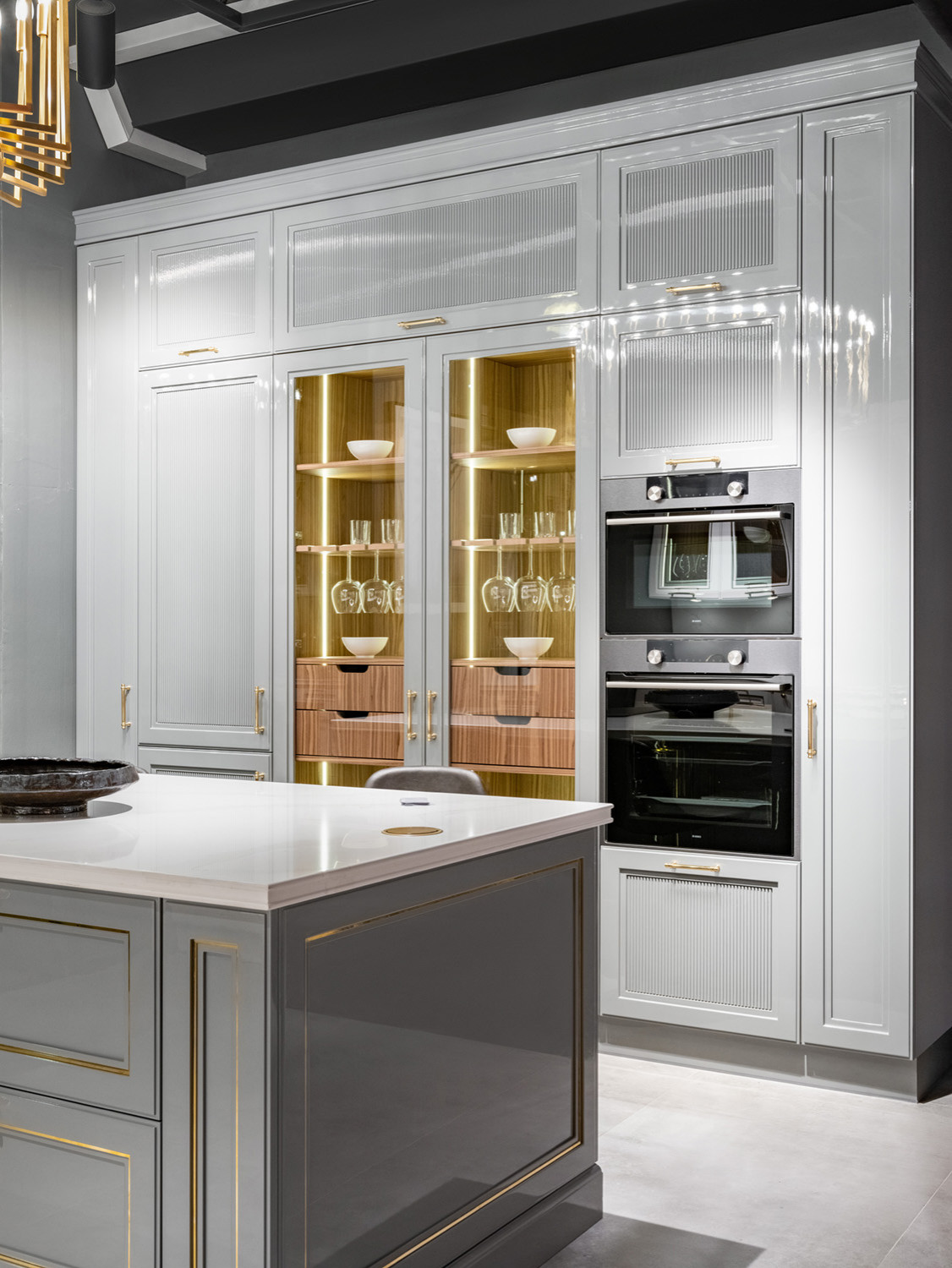 Кухня в латуни