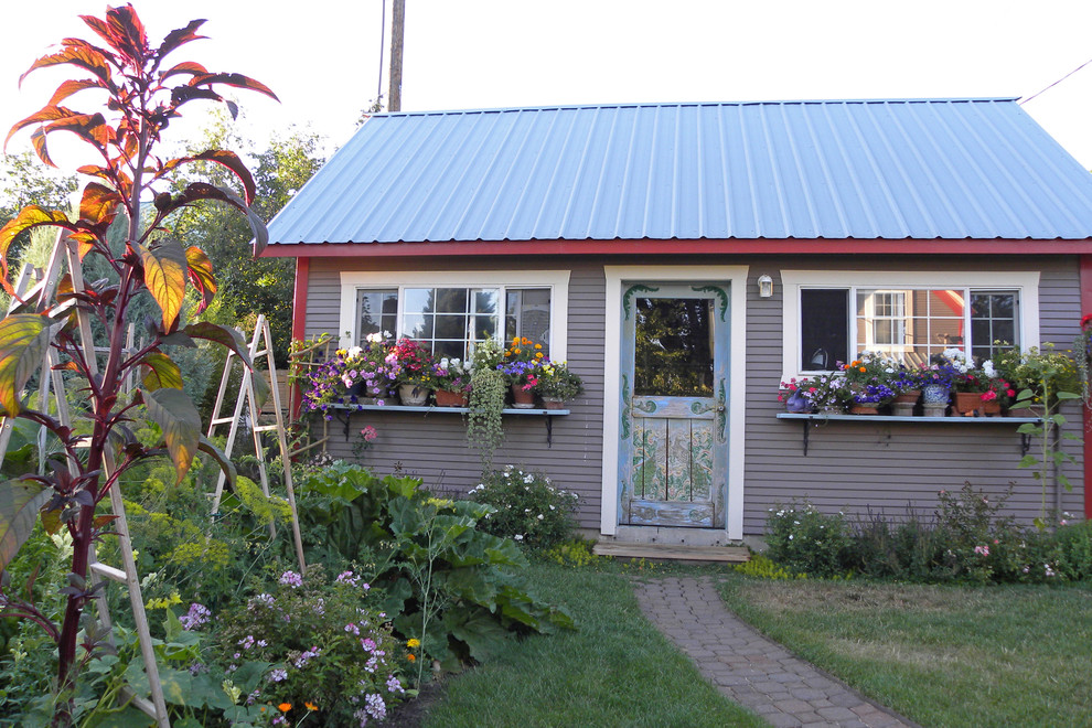 Inspiration for a country detached garden shed in Boise.