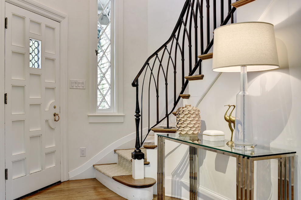 Example of a transitional home design design in Austin