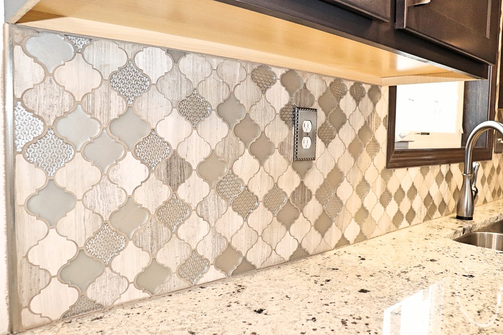 Inspiration for a transitional home design remodel in Cedar Rapids