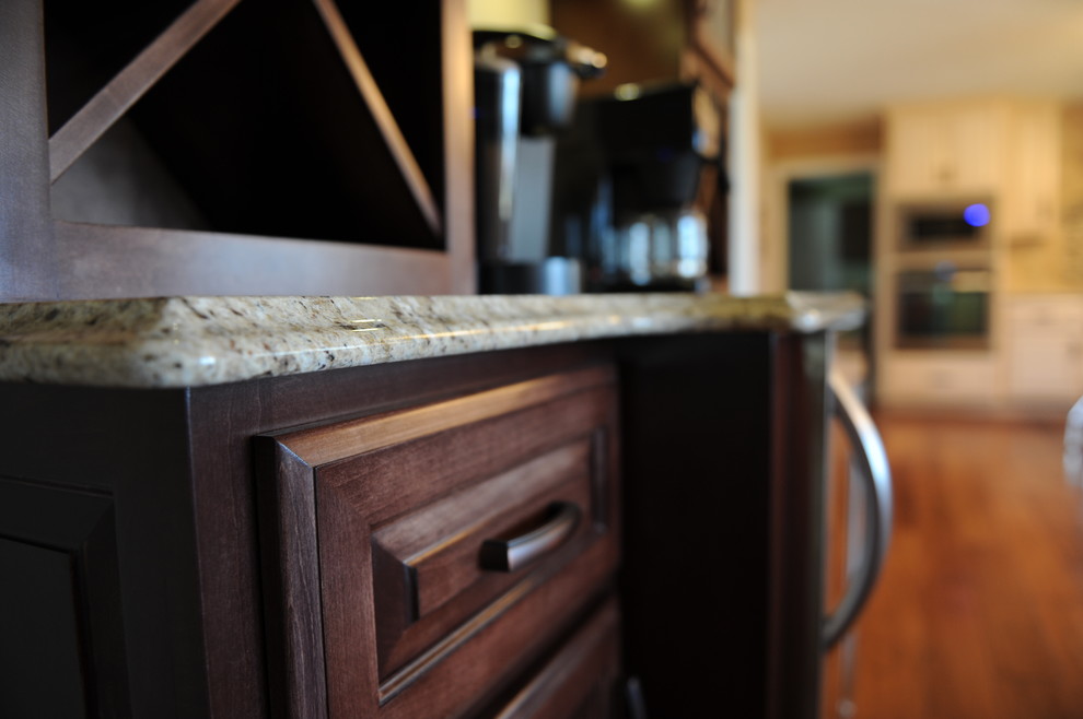 Grand ReDesign - Classique - St. Louis - par Lustig Custom Cabinets