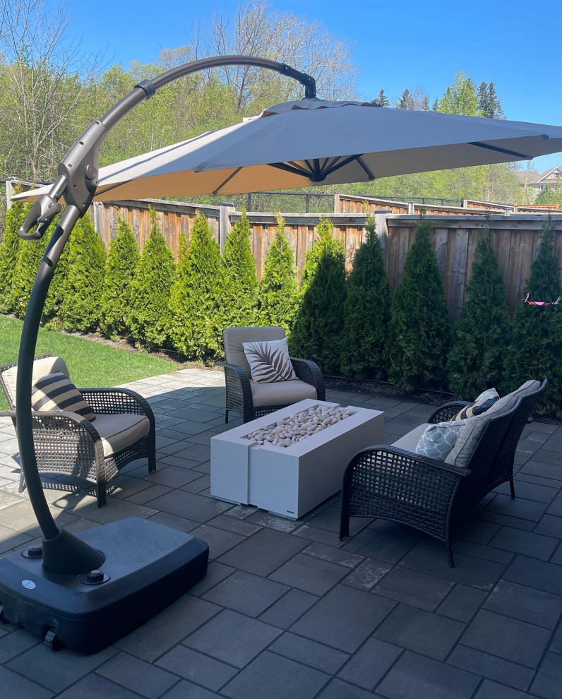 Patio - patio idea in Toronto