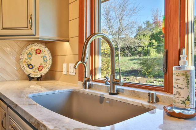 Hillside Modern Classic Kitchen klassisch