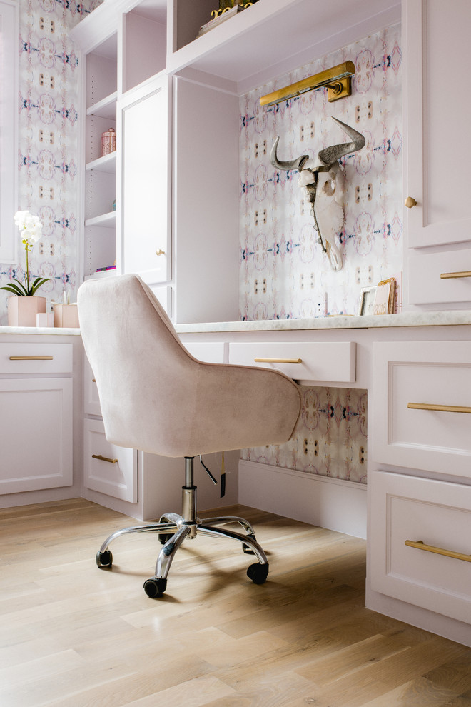 Home design - transitional home design idea in Dallas