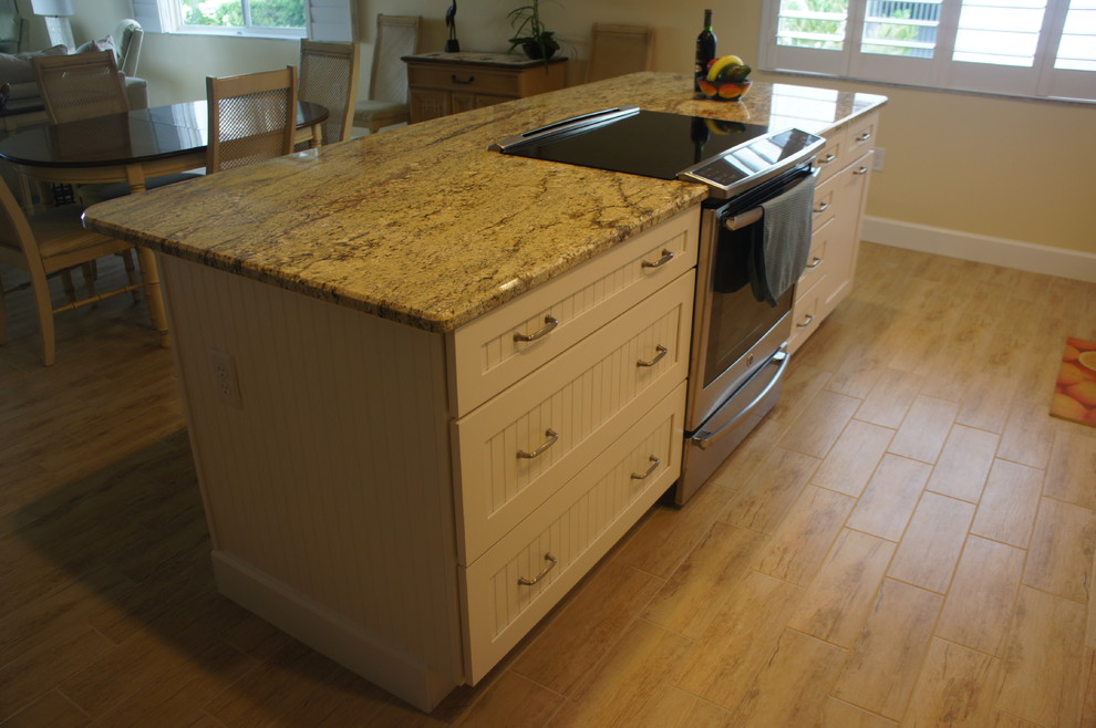Home design - transitional home design idea