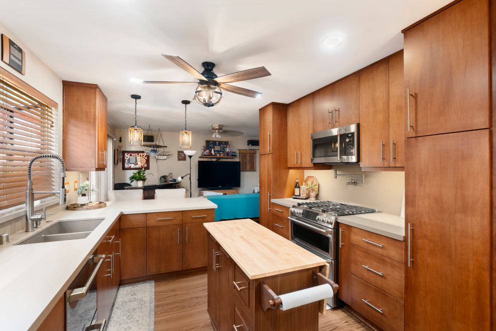 Kitchen - kitchen idea in San Diego