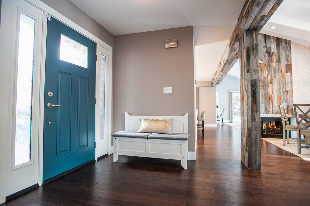 Transitional entryway photo in Calgary