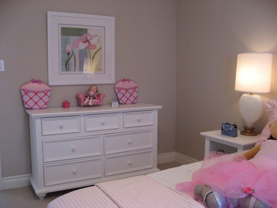 Комната для девочки в малометражке.