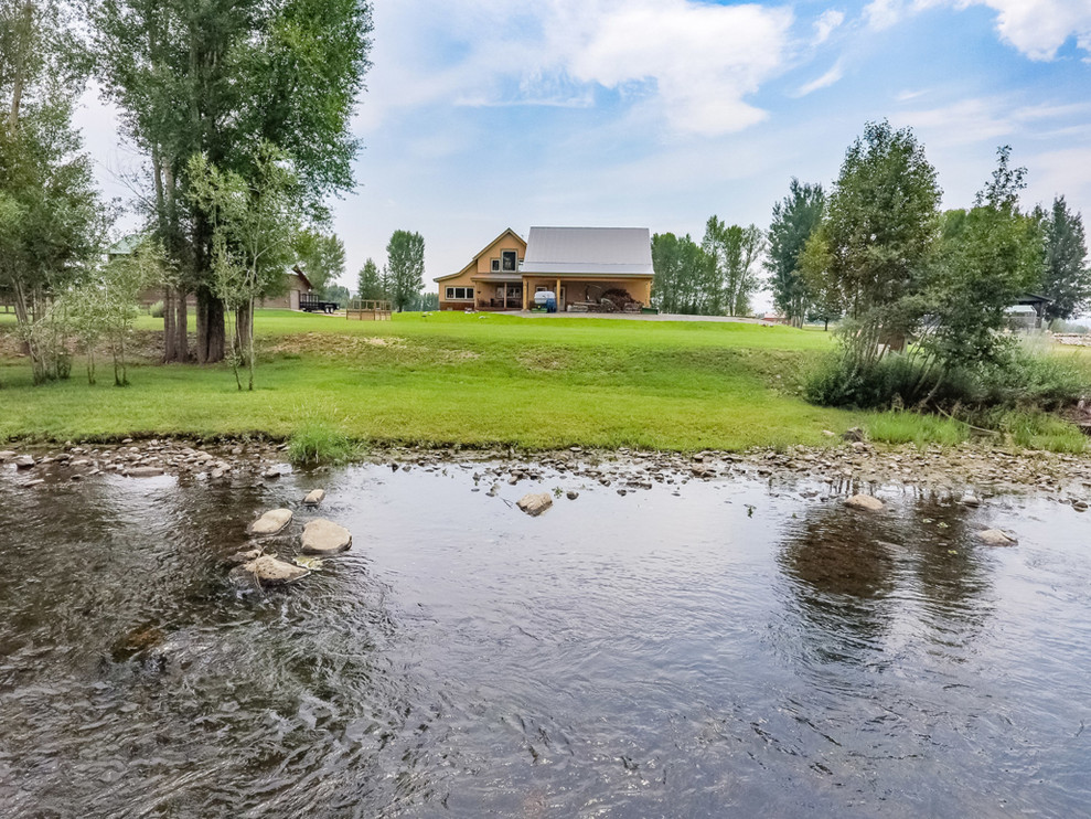 Home design - rustic home design idea in Denver