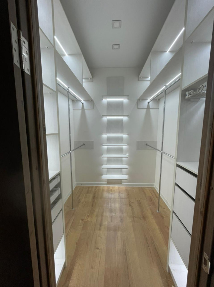 Гардеробная с подсветкой