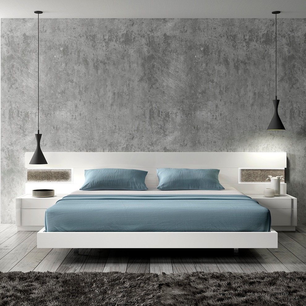 Bedroom - mid-sized modern master bedroom idea in New York