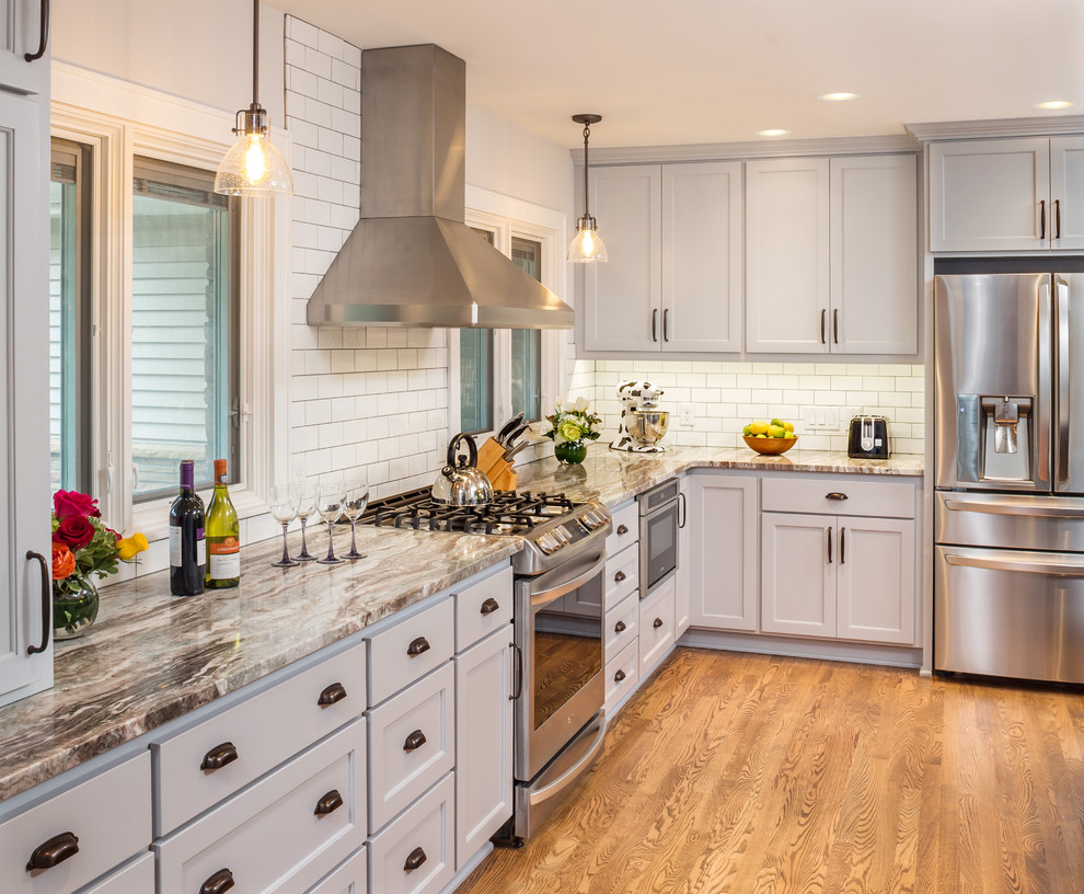 Example of a transitional kitchen design in Milwaukee