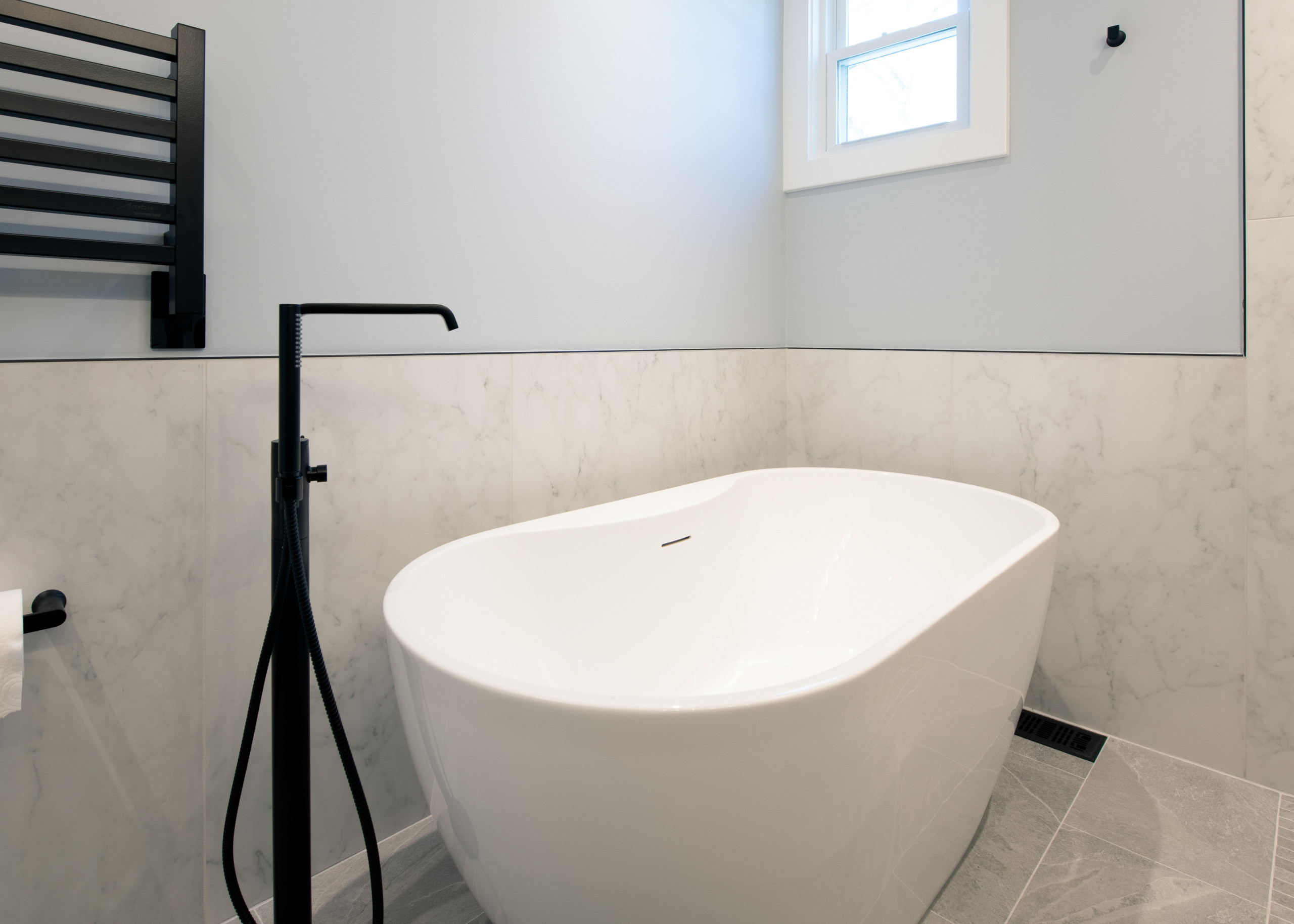 BIG BATH/Small Space