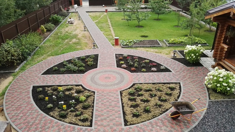 Нахабино - мощение тротуарной плиткой.