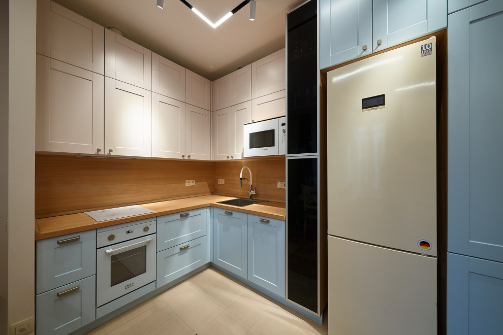 Кухня из эмали и шкаф для хранения