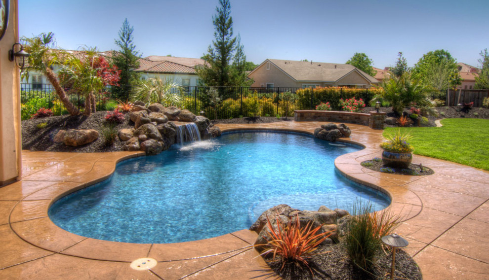 Example of a transitional pool design in Orange County