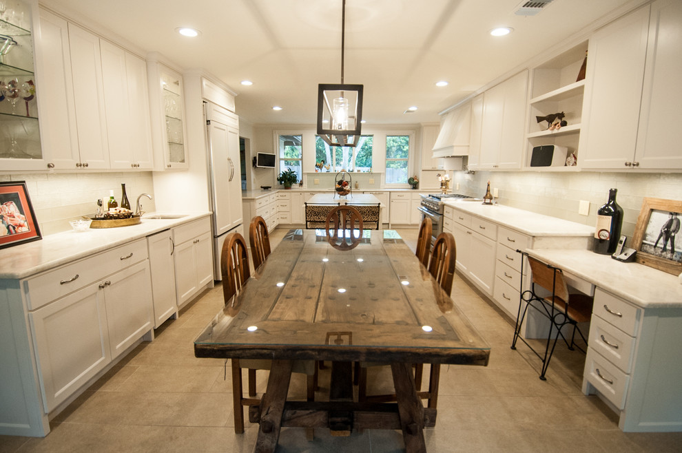 Home design - transitional home design idea in Austin