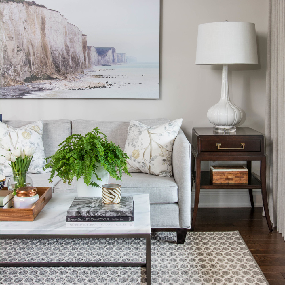 Example of a transitional home design design in Toronto