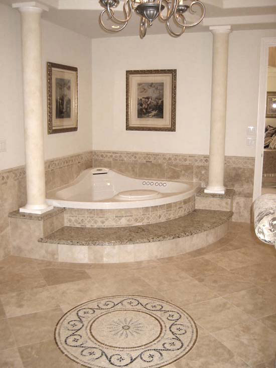 This is an example of a traditional bathroom in Phoenix.