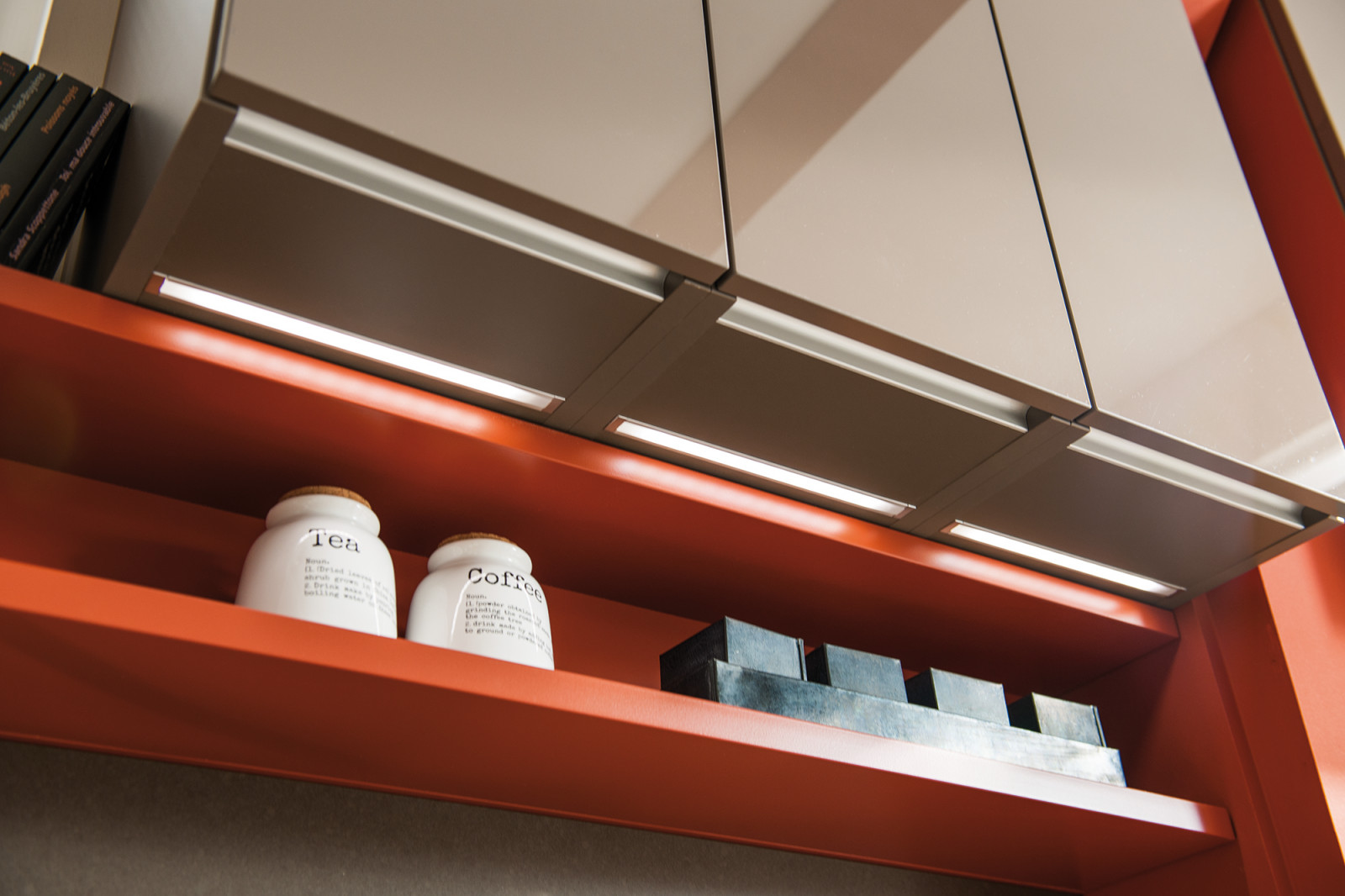 STRASS GLOSS | ARCOS SIGN